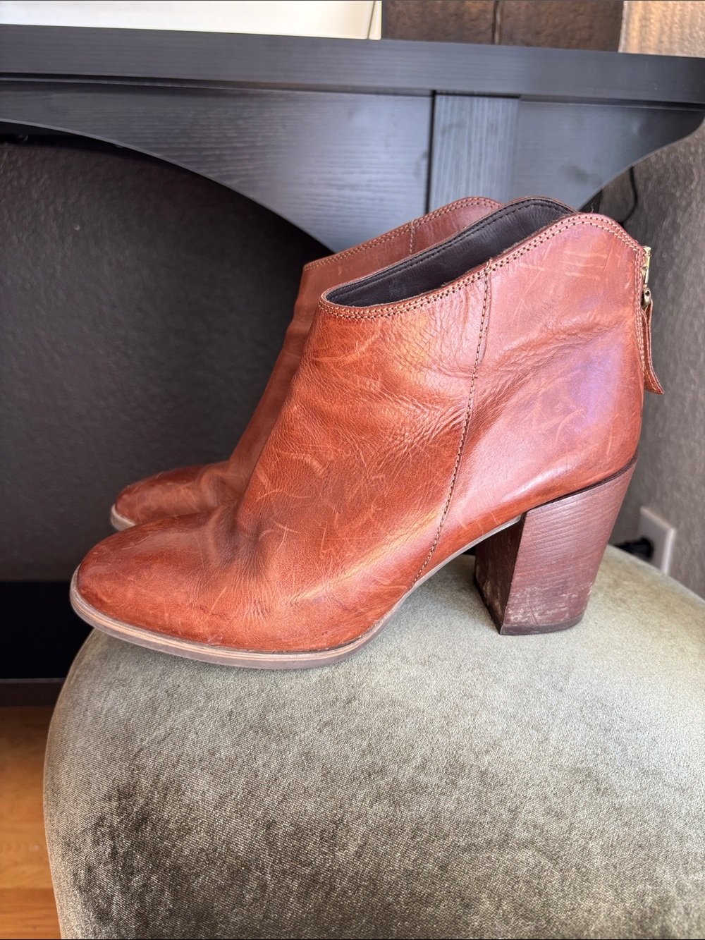 Clarks Tan Brown Leather Block-Heel Ankle Booties